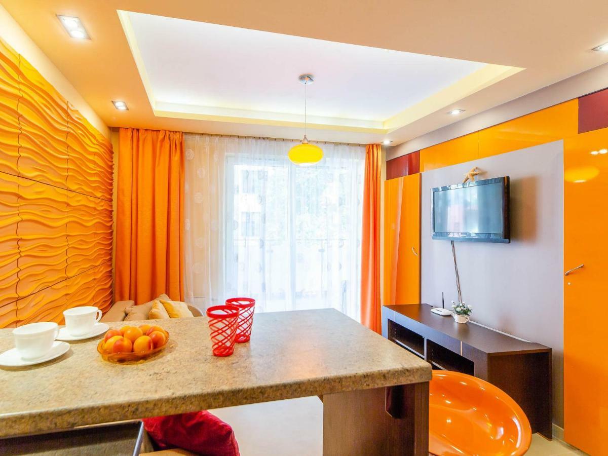 Apartament pomarańczowy z basenem,sauną-blisko morza. Kołobrzeg Zewnętrze zdjęcie